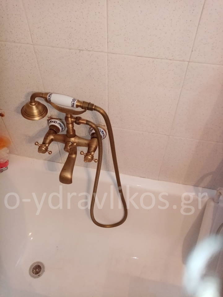 υδραυλικός ανθούσα μπαταρία μπανιέρας αλλαγή