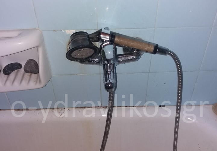 υδραυλικός μαρούσι μπαταρία μπάνιου